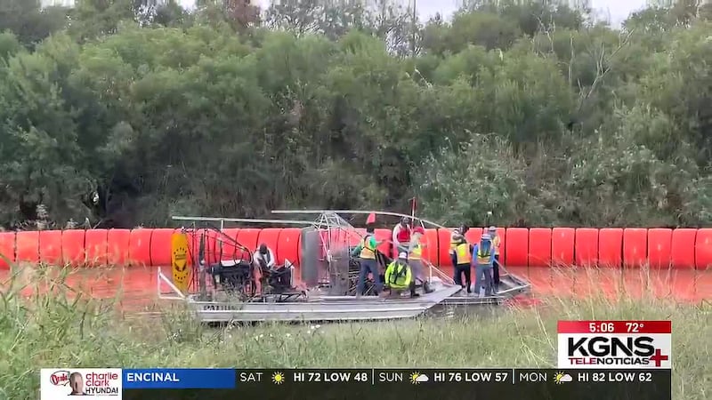 Instalación de boyas en el Río Grande preocupa a residentes de El Azteca en Laredo