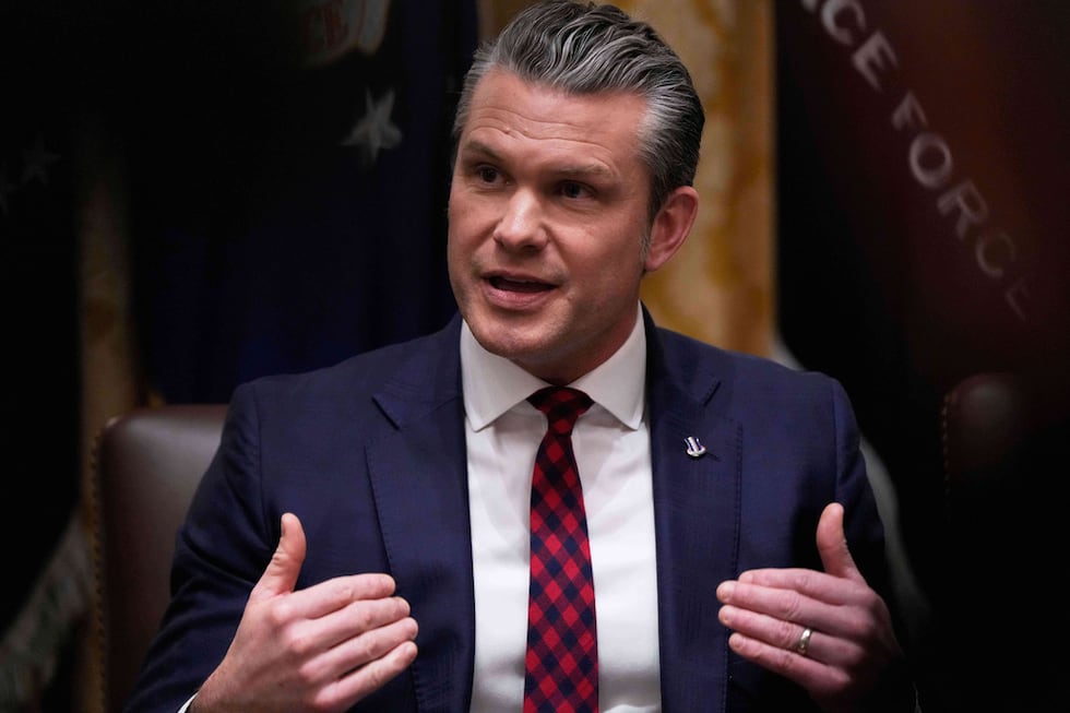 El secretario de Defensa de Estados Unidos Pete Hegseth en la Casa Blanca en Washington el 2...