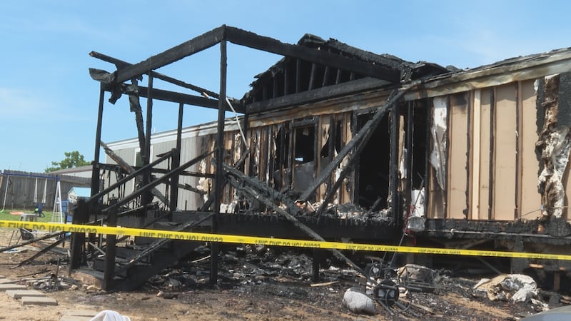 Incendio daña vivienda móvil al sur de Laredo