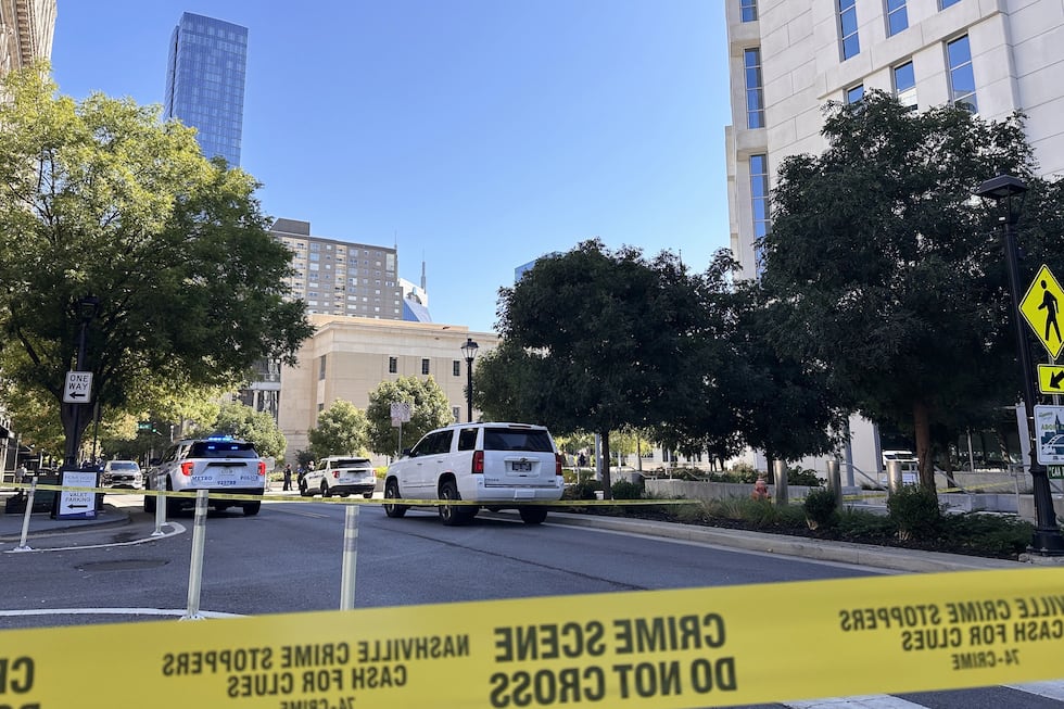 La presencia policial en el tribunal en Nashville, Tennessee, el 8 de octubre del 2026. (AP...