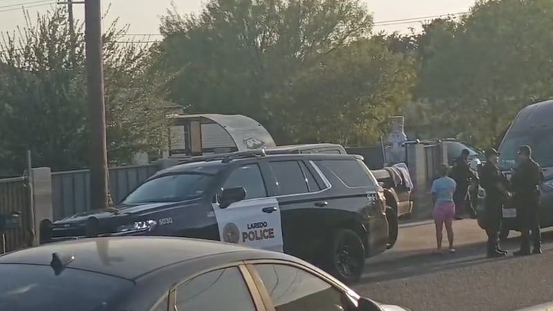 Fuerte movilización por operativo federal en vivienda ubicada por la calle Lane deja a un...