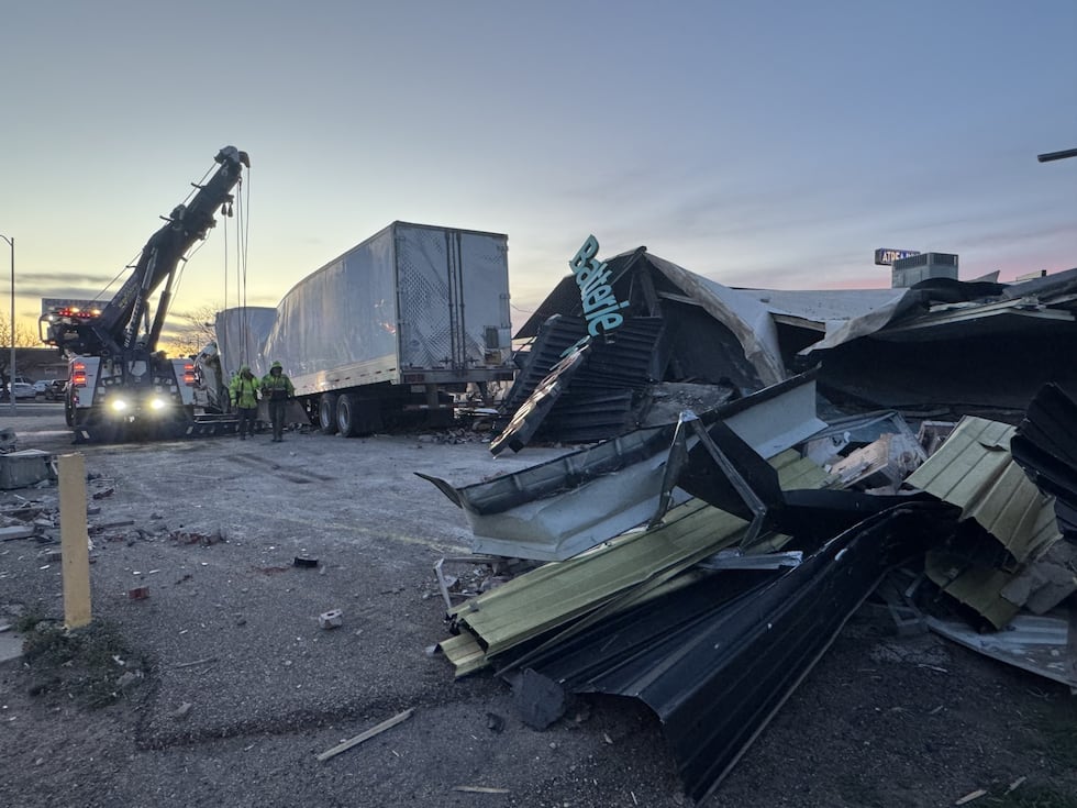 The Yellow Fire Department responded to an accident in batteries and bulbs near the I-40 and Paramount.