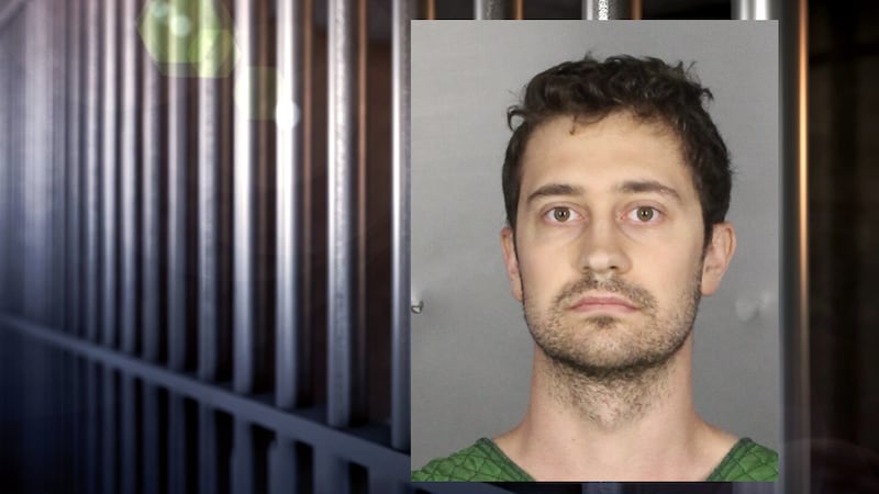 Nicolas Scott Crenshaw, de 28 años, se declaró culpable de cinco cargos de agresión sexual con...