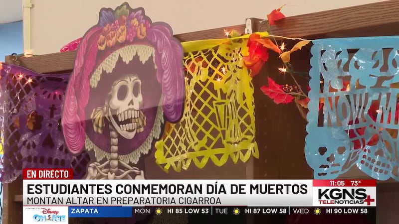 Estudiantes de la preparatoria Cigarroa conmemoran el Día de Muertos