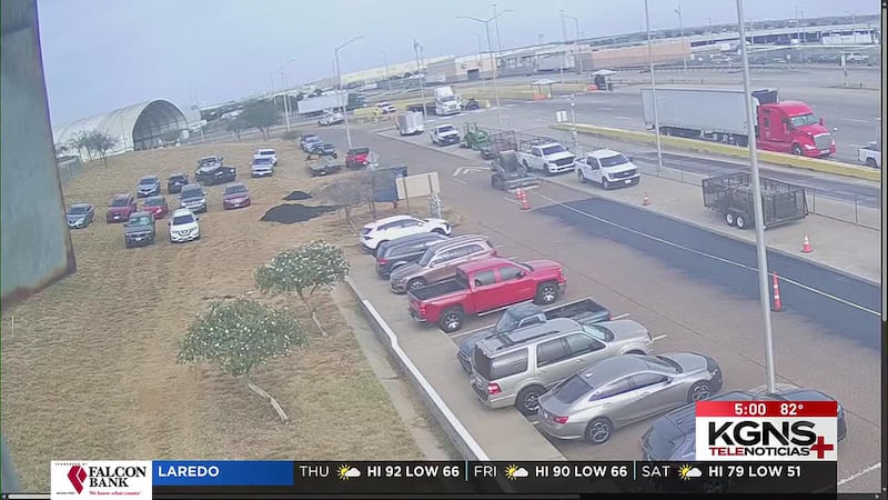 Restablecen sistema en puentes internacionales de Laredo