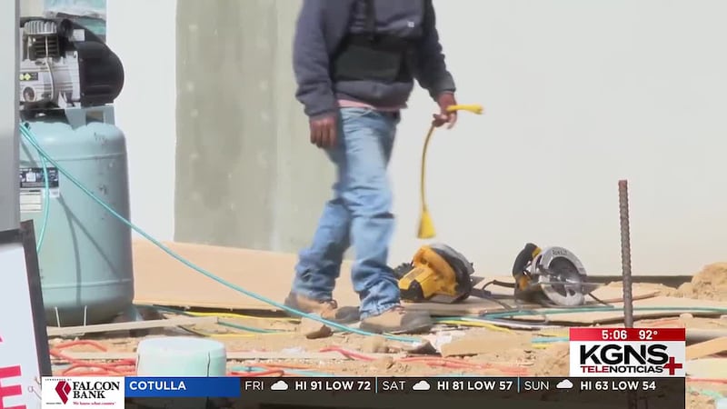 Congresista Cuéllar advierte sobre la escasez de obreros de construcción en Laredo