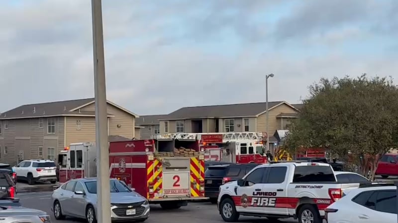 Incendio en complejo de apartamentos al sur de Laredo