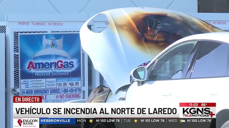 Vehículo se incendia en Bartlett y Del Mar