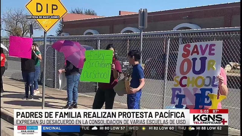 Realizan protesta pacífica por posible consolidación de varias escuelas de UISD
