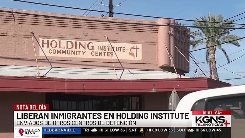 Liberan inmigrantes indocumentados en Laredo Holding Institute
