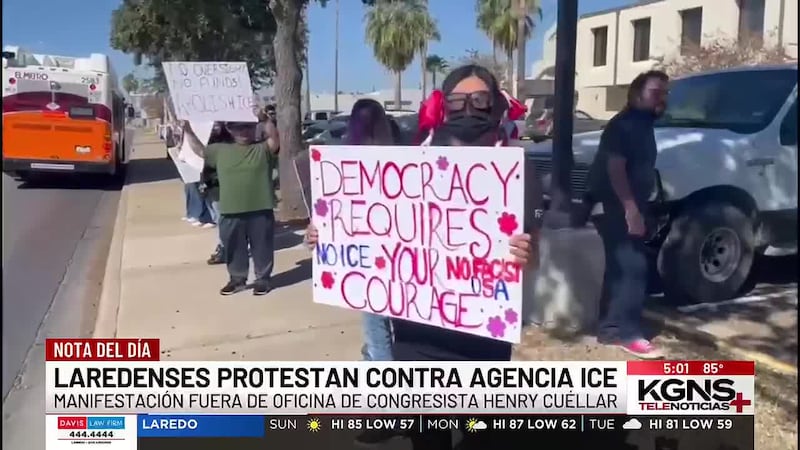 Laredenses protestan contra agencia ICE y congresista Henry Cuéllar