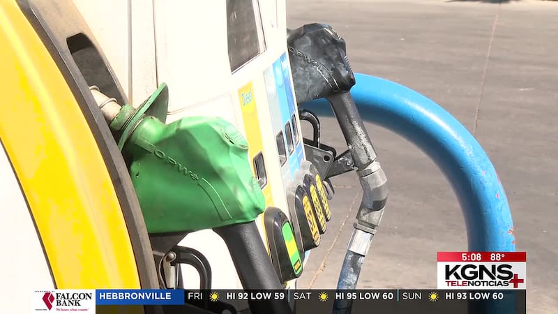 Conductores de Laredo enfrentan alza del combustible