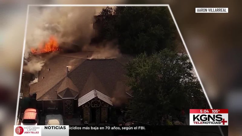 Feroz incendio destruye vivienda al sur de Laredo; hospitalizan a dos vecinos