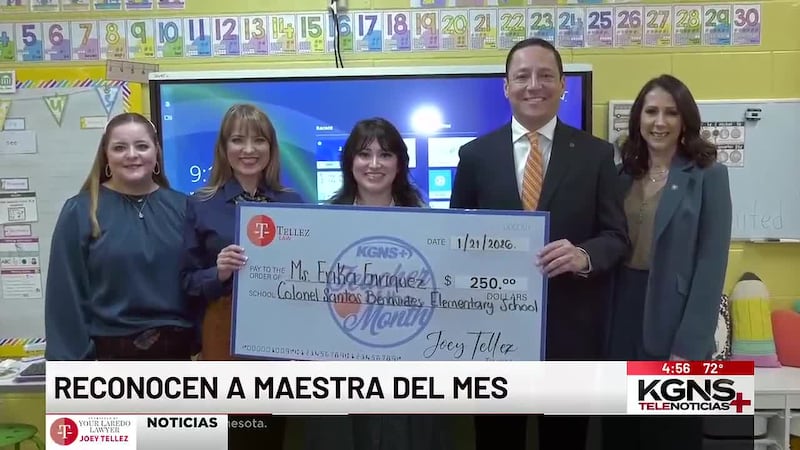 Reconocen a Erika Enríquez como Maestra del Mes