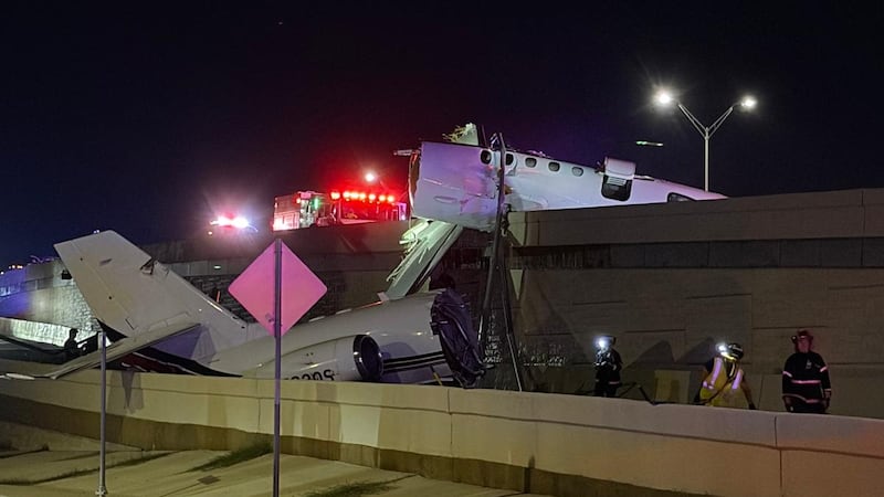 1 dead after plane crashes on Loop 20 in Laredo; sections closed through Wednesday