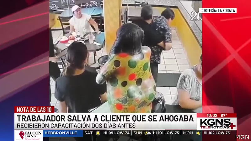 CAPTADO EN VIDEO: trabajador salva a cliente que se ahogaba en restaurante de Nuevo Laredo