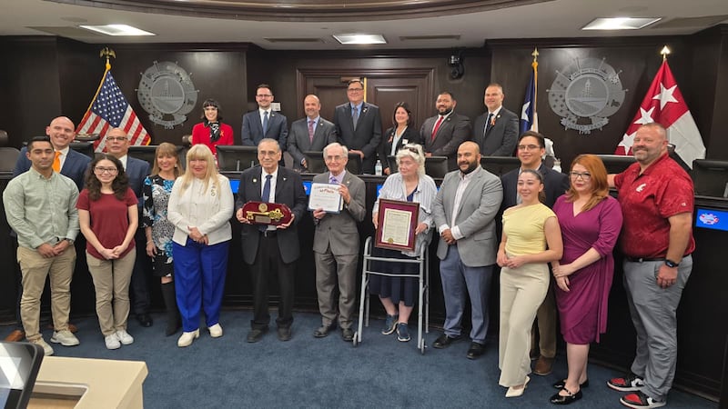 Laredo honors meteorologist Richard ‘Heatwave’ Berler with key to the city