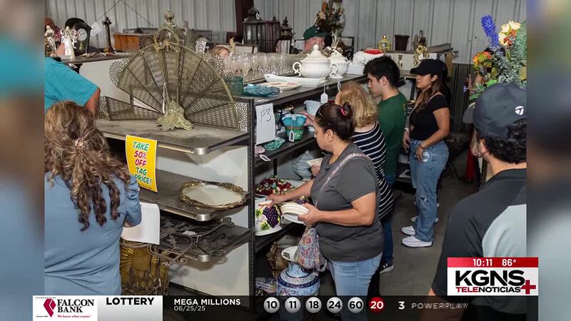 LC realiza venta de artículos históricos