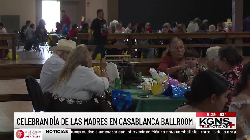 Celebran el Día de las Madres en salón de baile Casablanca