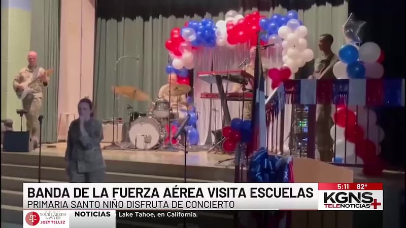 Banda de la Fuerza Aérea visita escuelas de Laredo