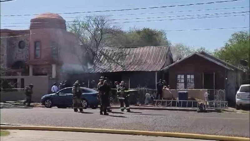 Laredo home catches fire near Scott St. and Santa Cleotilde Ave.