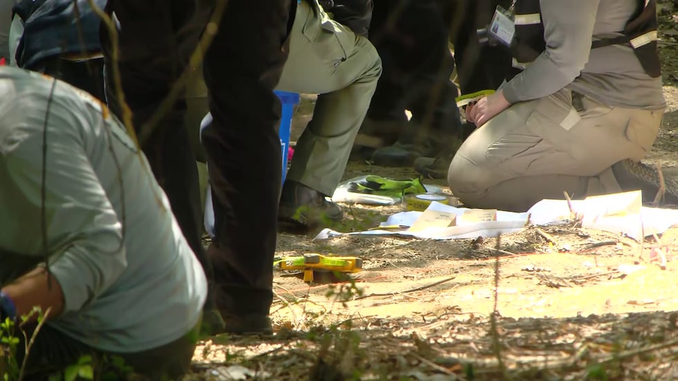 La Policía Metropolitana de Memphis (MPD) y el FBI se encuentran en el lugar de los hechos,...