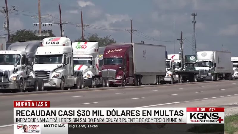 Recaudan casi $30,000 en multas a tráilers sin saldo para cruzar el Puente del Comercio Mundial