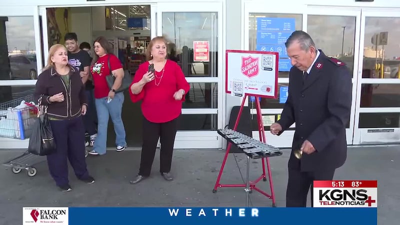 Laredenses participan en la campaña de recaudación del Salvation Army