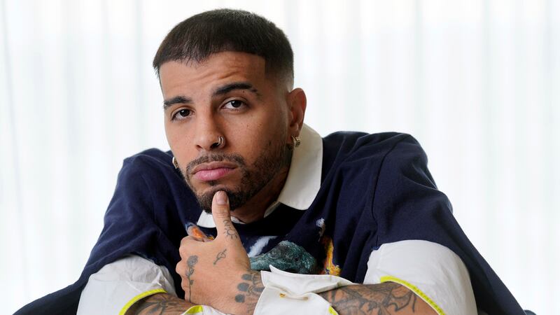 ARCHIVO - El cantante y rapero Rauw Alejandro, nombrado uno de los Artistas Revelación del Año...