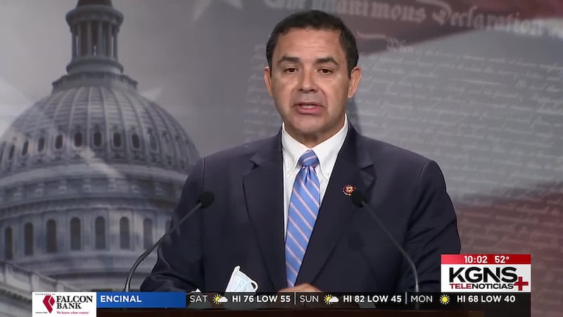 Congresista Cuéllar habla en Laredo sobre perdón presidencial