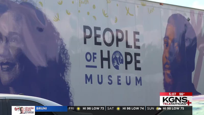 Museo ambulante "Gente de Esperanza" visita Laredo
