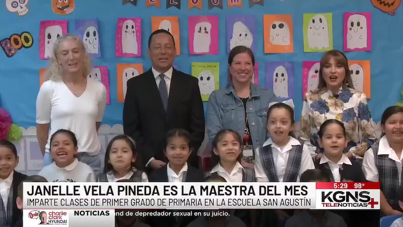 Janelle Vela Pineda es reconocida como Maestra del Mes