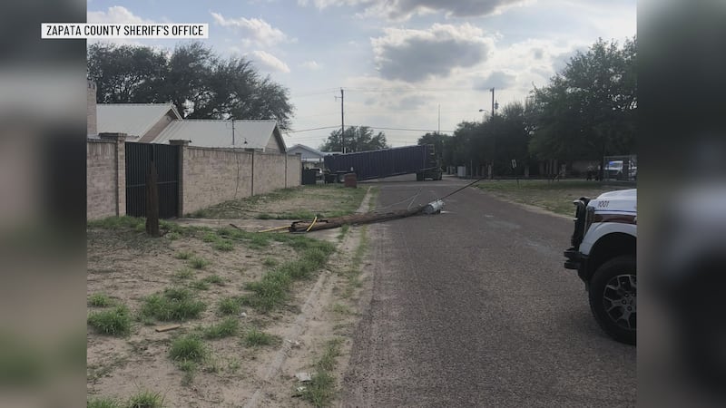 Light pole down Zapata County