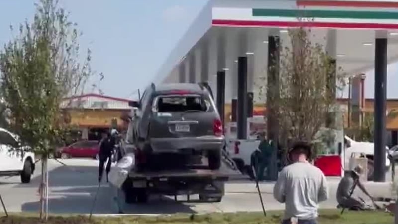 Car crashes into pole near Guadalupe Street