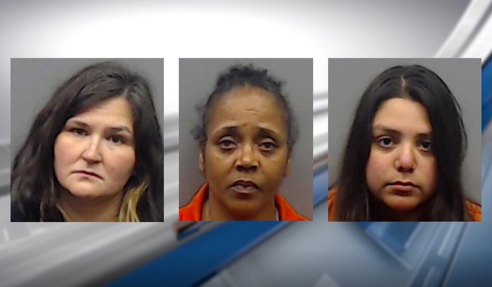 De izquierda a derecha: Krystina Renea Haas, June Tryon, and Prisicilla Gutierrez