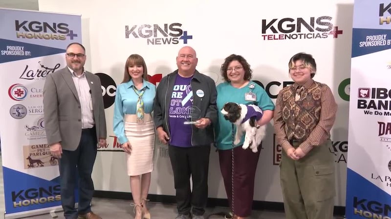 KGNS+ Honors reconoce a voluntario de Laredo por promover la salud mental con la iniciativa 988