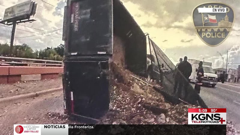 Reportan volcadura en calle East Saunders en Laredo