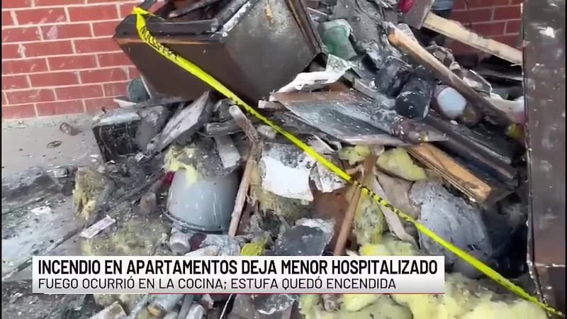 Menor hospitalizado tras incendio en apartamentos Casa Blanca Lake Rd