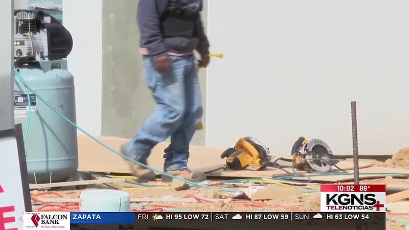 Congresista Cuéllar advierte sobre la escasez de obreros de construcción en Laredo