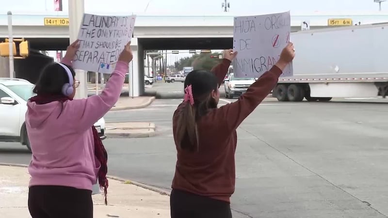 Hermanas de Laredo realizan manifestación pacífica en contra de ICE