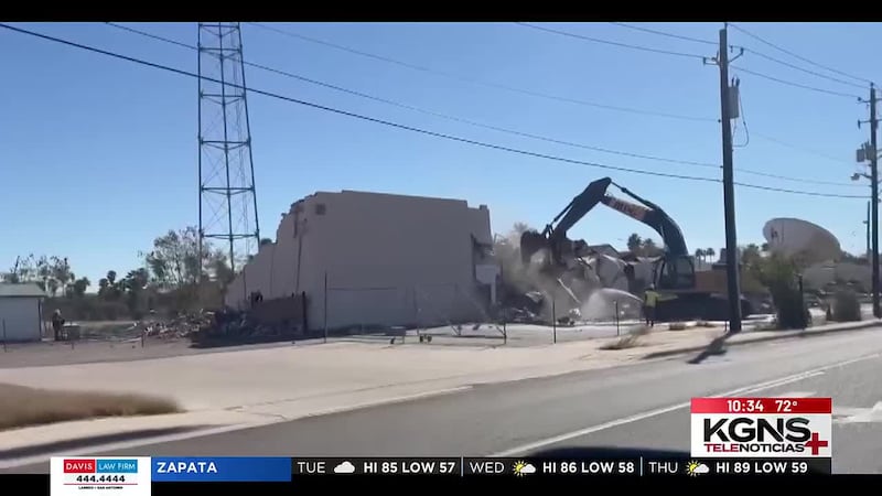 Antiguo edificio de KGNS es demolido