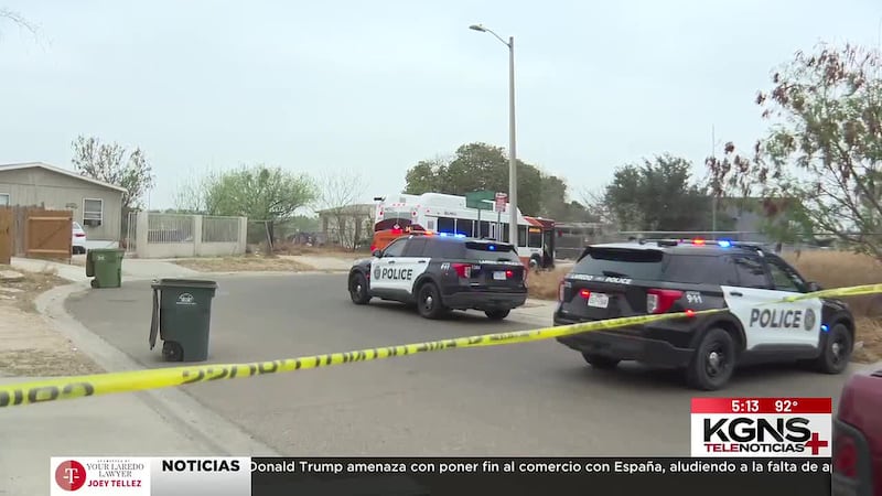 Mujer en condición crítica tras caer de vehículo en movimiento