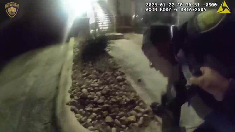 Video muestra cuando policía hispano le salva la vida a uno de sus compañeros que resultó...