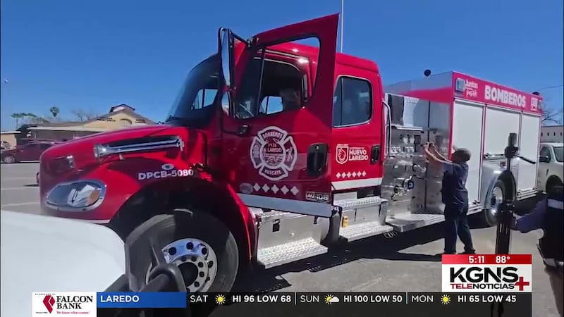 Entregan camionetas y apagadora a Protección Civil en Nuevo Laredo
