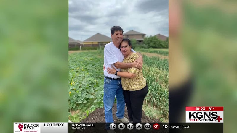 KGNS+ Honors reconoce a Cornelio Flores por cosechar y donar alimento a comunidad de Laredo
