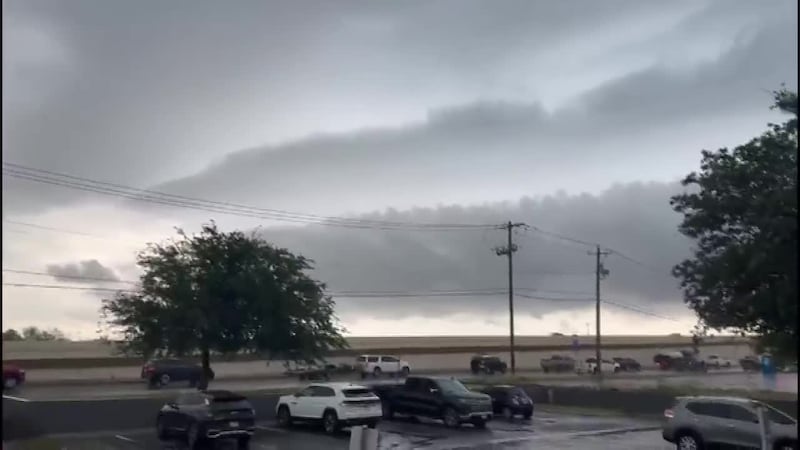 Precaución por tormentas eléctricas en Laredo