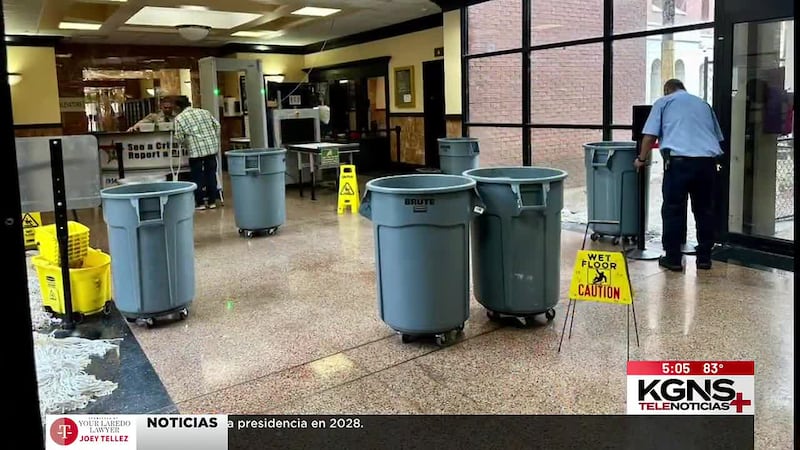 Centro de Justicia del condado de Webb se inunda tras fuertes lluvias