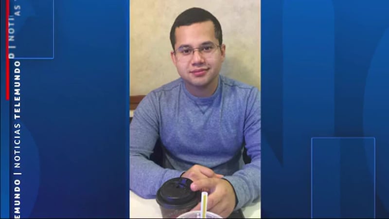 José Contreras Díaz, un joven beneficiario de DACA, corre el riesgo de ser deportado a sólo...