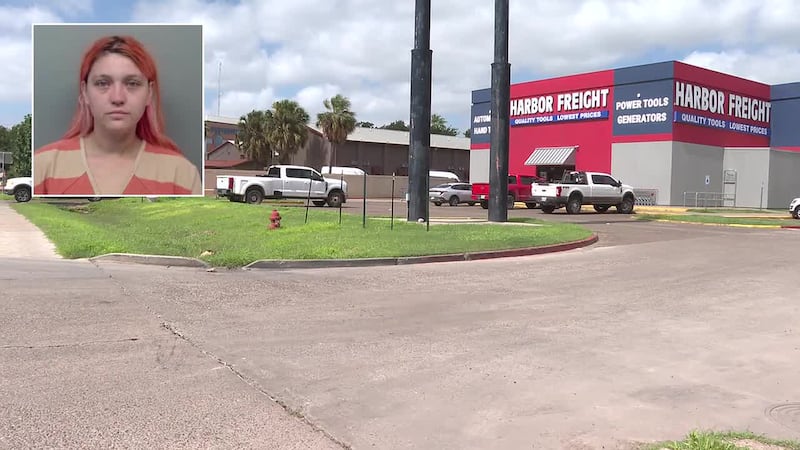 Arrestan a mujer de Laredo tras hallar a menores vendiendo dulces sin supervisión y otros...