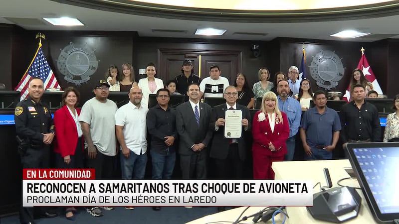 Reconocen a samaritanos por rescatar sobrevivientes de accidente de avioneta en Laredo